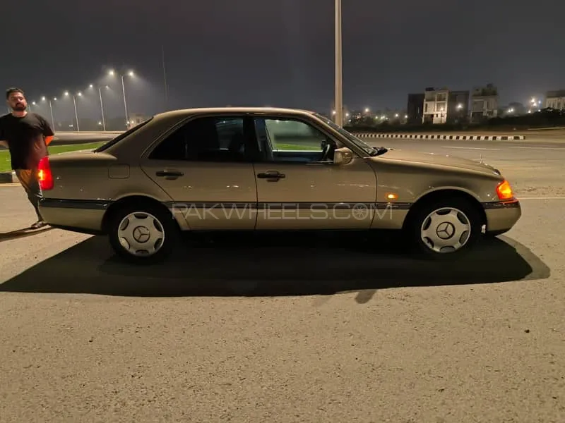 Mercedes Benz C Class 1997 for Sale in Lahore Image-1