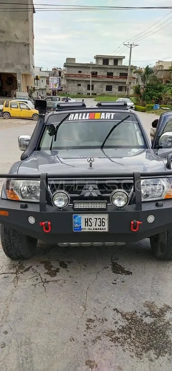 Mitsubishi Pajero 2004 for Sale in Islamabad Image-1