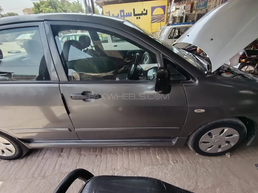 Suzuki Liana 2011 for Sale in Vehari Image-1