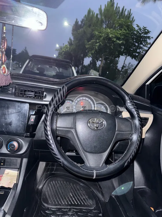 Toyota Corolla 2015 for Sale in Islamabad Image-1