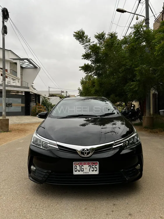 Toyota Corolla 2017 for Sale in Karachi Image-1