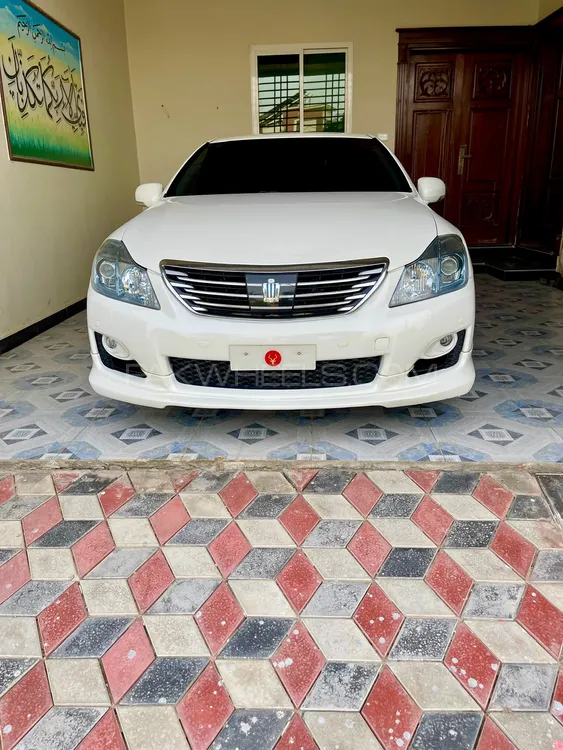 Toyota Crown 2008 for Sale in Lahore Image-1