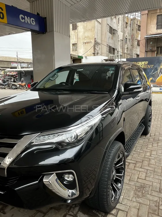 Toyota Fortuner 2017 for Sale in Karachi Image-1