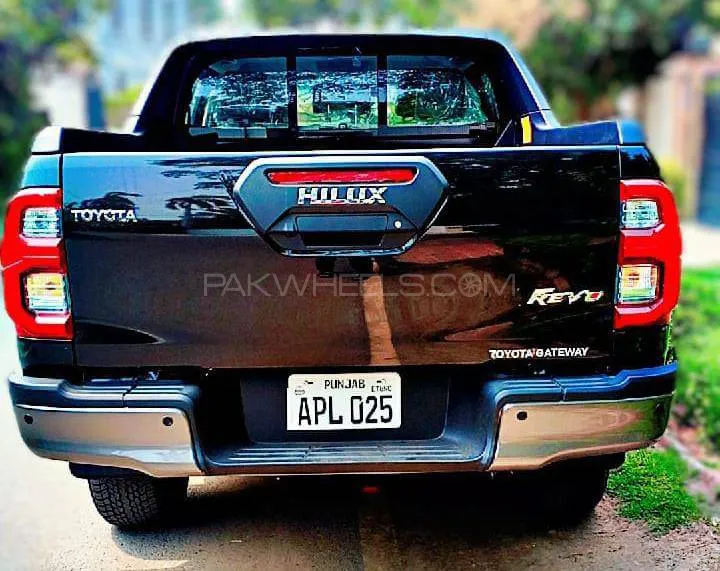 Toyota Hilux 2025 for Sale in Lahore Image-1