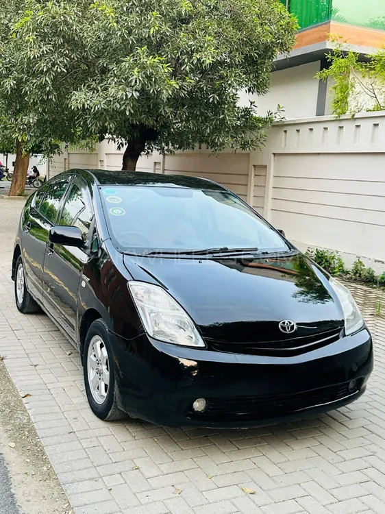 Toyota Prius 2007 for Sale in Lahore Image-1