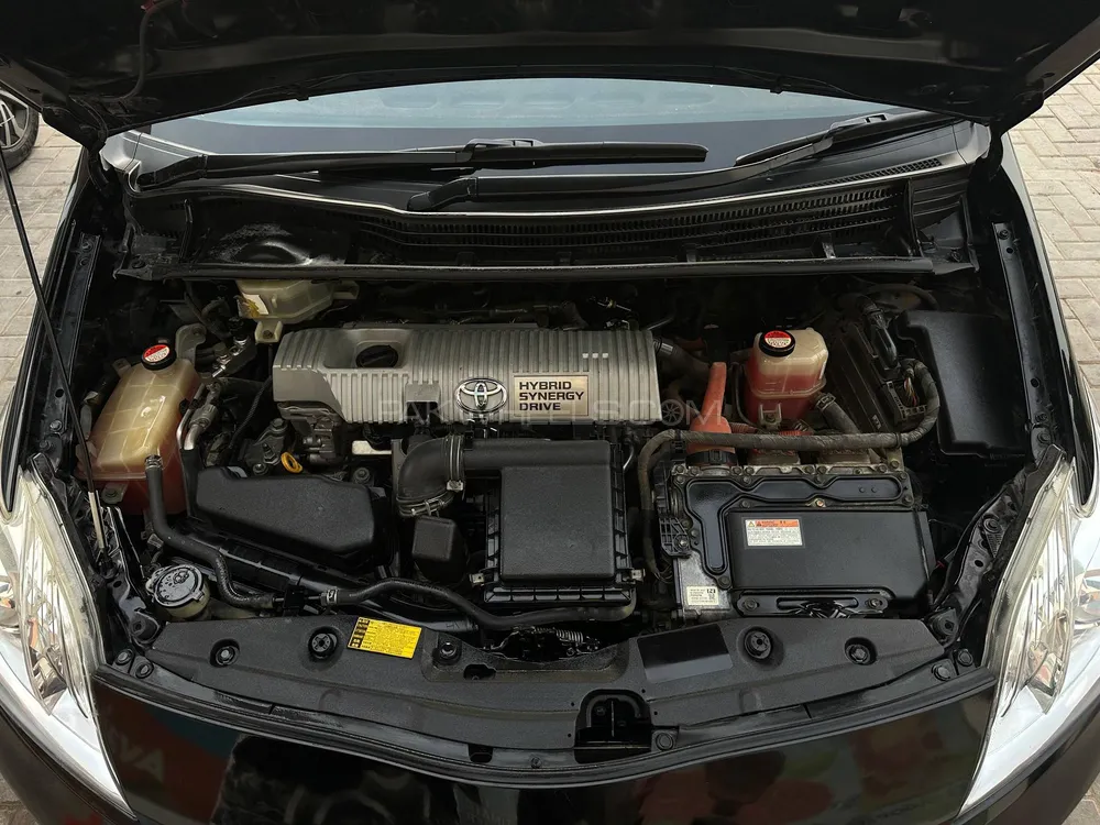 Toyota Prius 2014 for Sale in Karachi Image-1