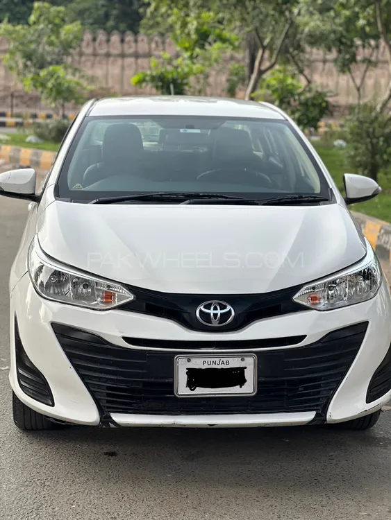 Toyota Yaris Sedan 2020 for Sale in Lahore Image-1
