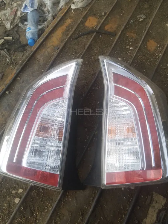 12 model Prius made in japan tail lights for sale Image-1