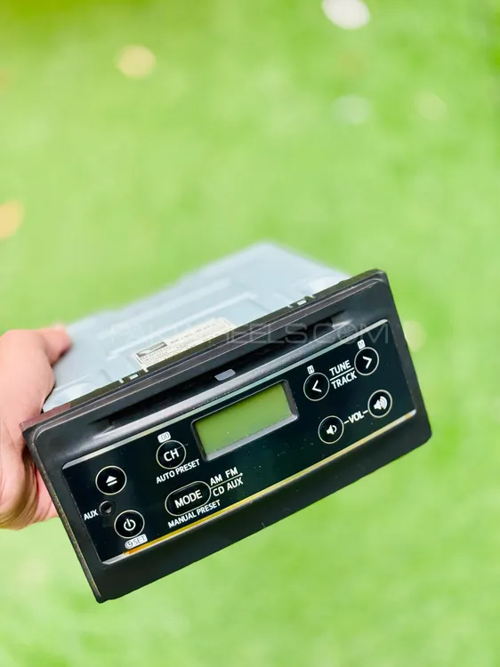Dahiatsu Mira Original MP3 Player  Image-1