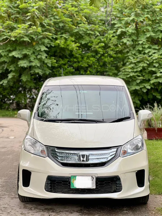 Honda Freed 2011 for Sale in Lahore Image-1