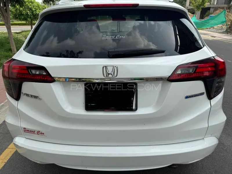 Honda Vezel 2018 for Sale in Lahore Image-1
