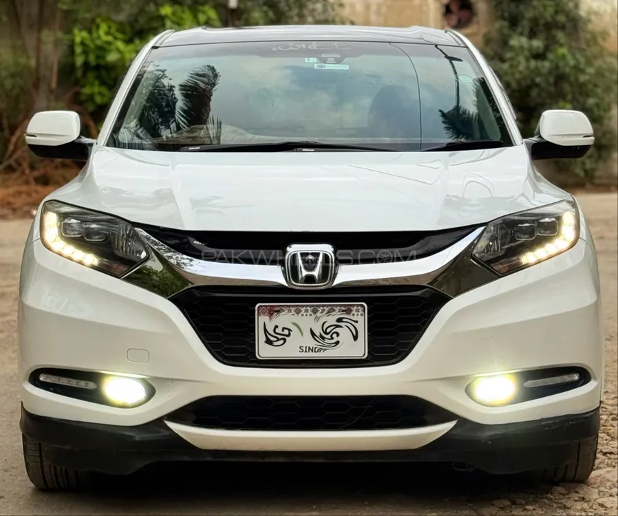 Honda Vezel 2013 for Sale in Karachi Image-1