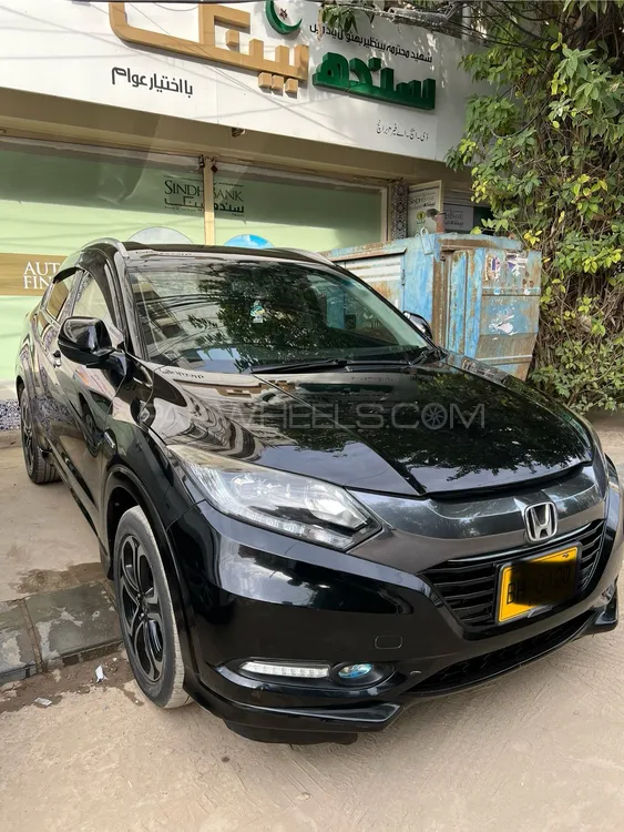 Honda Vezel 2014 for Sale in Karachi Image-1