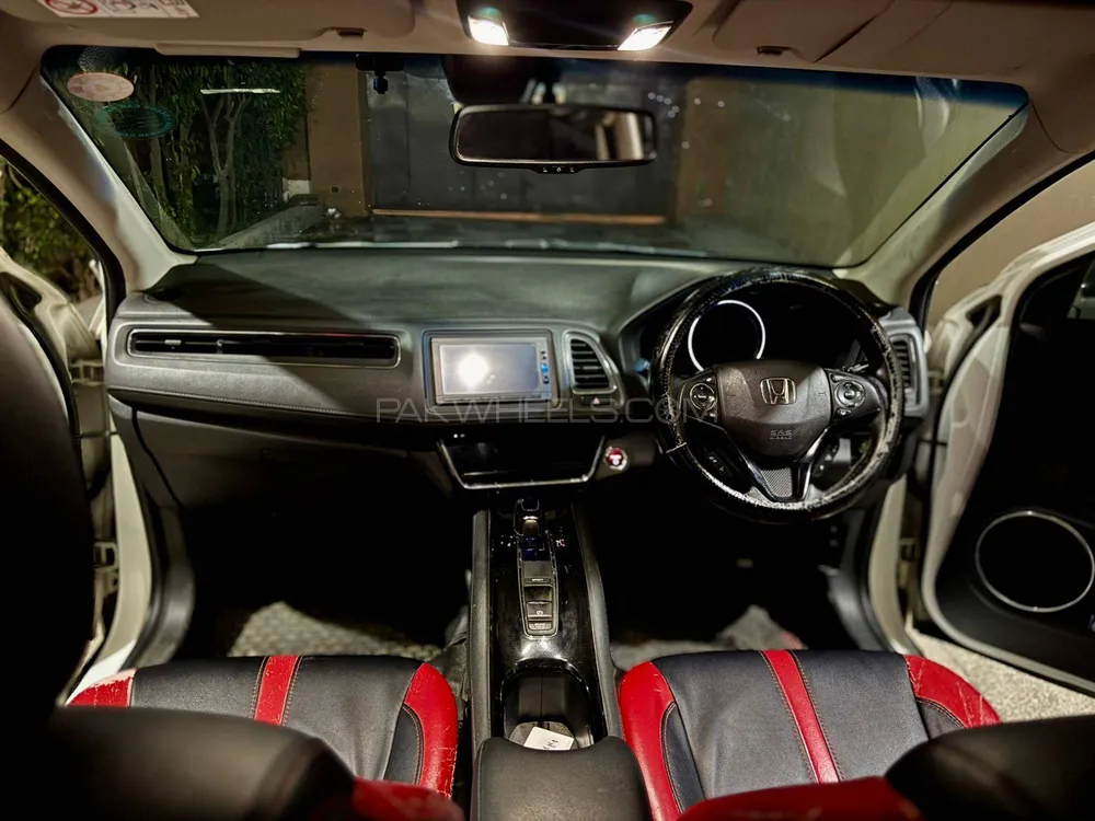 Honda Vezel 2017 for Sale in Peshawar Image-1
