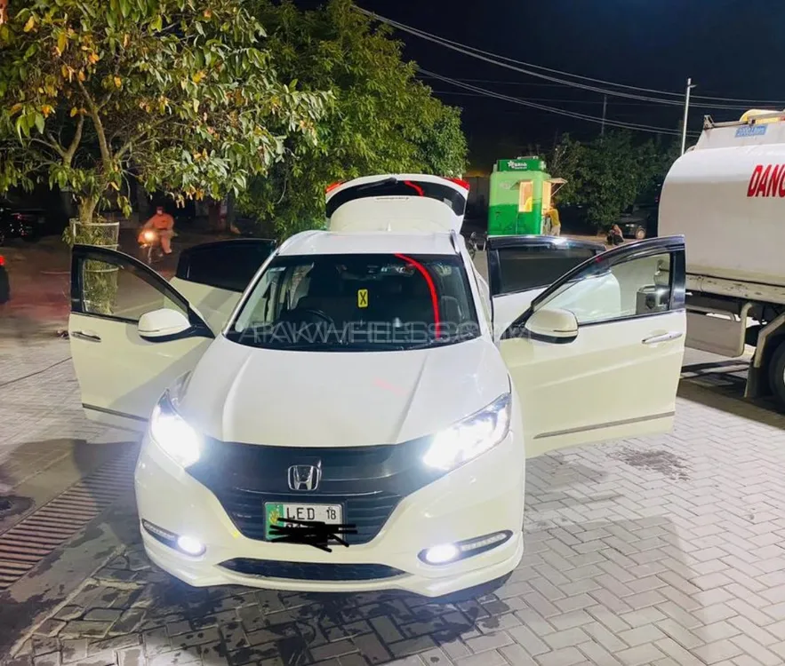 Honda Vezel 2018 for Sale in Lahore Image-1