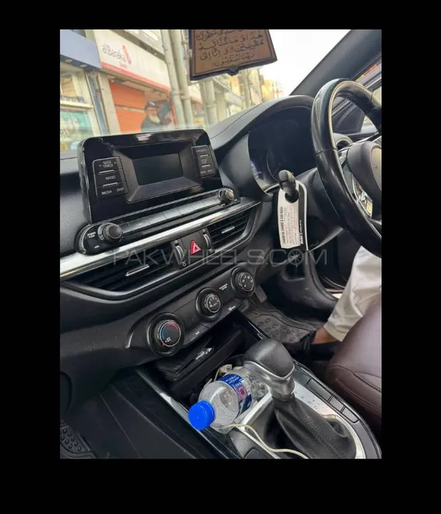 KIA Cerato 2018 for Sale in Karachi Image-1