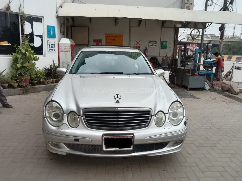 Mercedes Benz E Class 2004 for Sale in Karachi Image-1