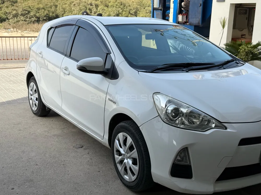 Toyota Aqua 2012 for Sale in Karachi Image-1