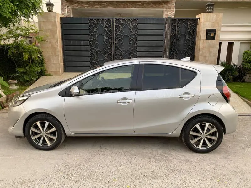 Toyota Aqua 2019 for Sale in Sialkot Image-1