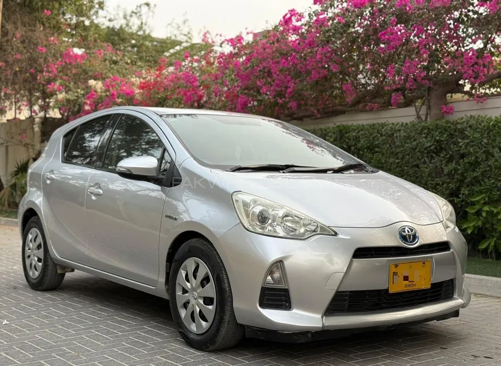 Toyota Aqua 2013 for Sale in Karachi Image-1