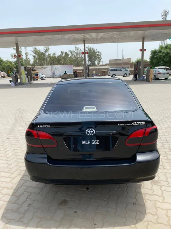 Toyota Corolla 2005 for Sale in Muzaffar Gargh Image-1