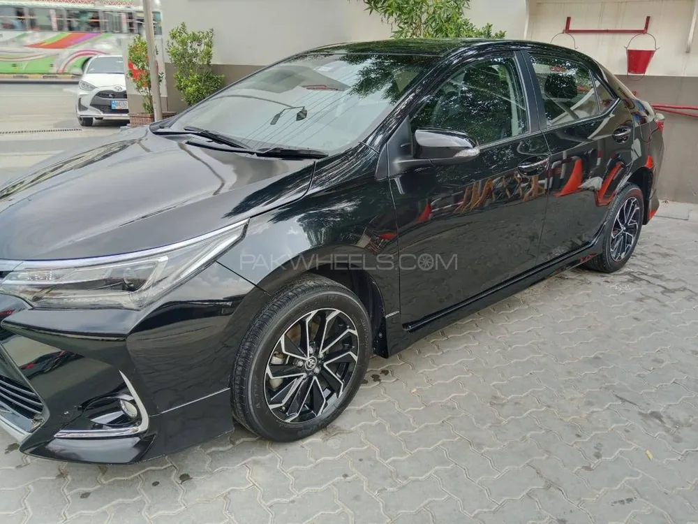 Toyota Corolla 2024 for Sale in Sialkot Image-1