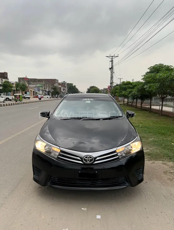 Toyota Corolla 2015 for Sale in Lahore Image-1