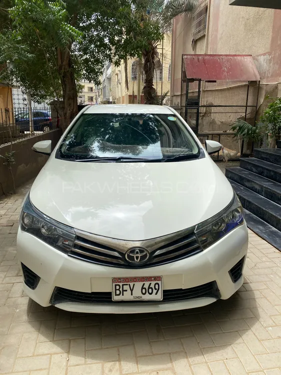 Toyota Corolla 2016 for Sale in Karachi Image-1