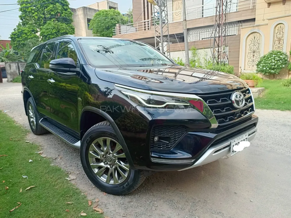 Toyota Fortuner 2021 for Sale in Lahore Image-1