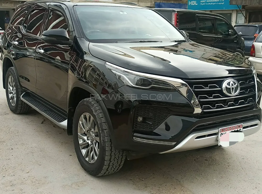 Toyota Fortuner 2021 for Sale in Karachi Image-1