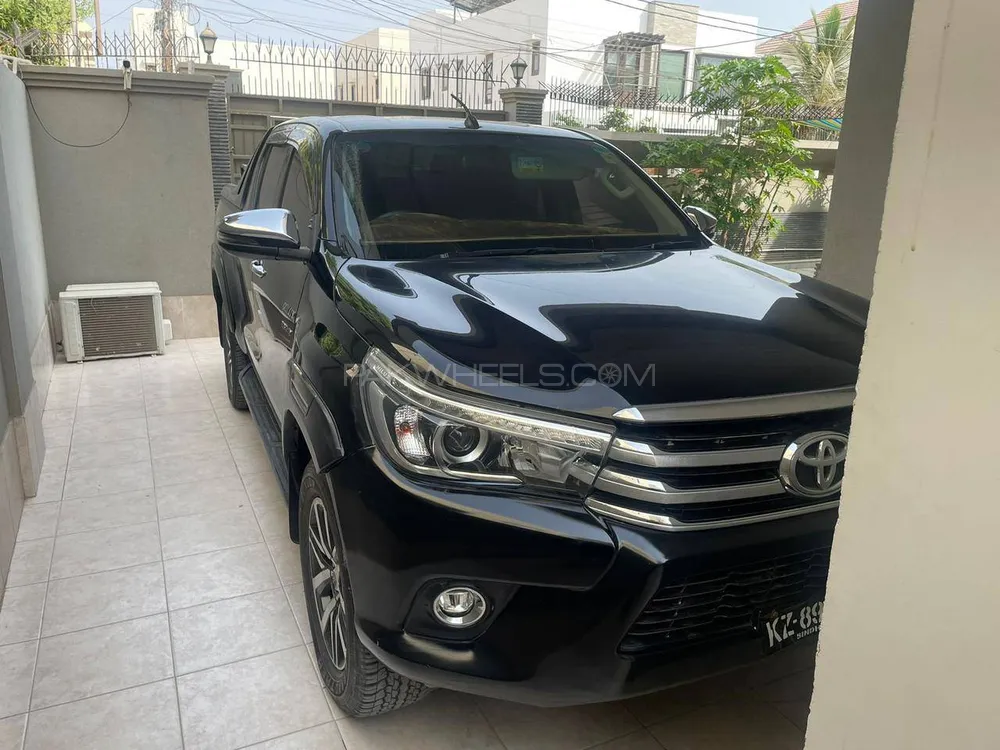 Toyota Hilux 2021 for Sale in Karachi Image-1