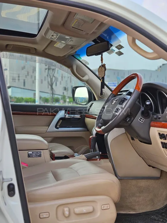 Toyota Land Cruiser 2013 for Sale in Lahore Image-1
