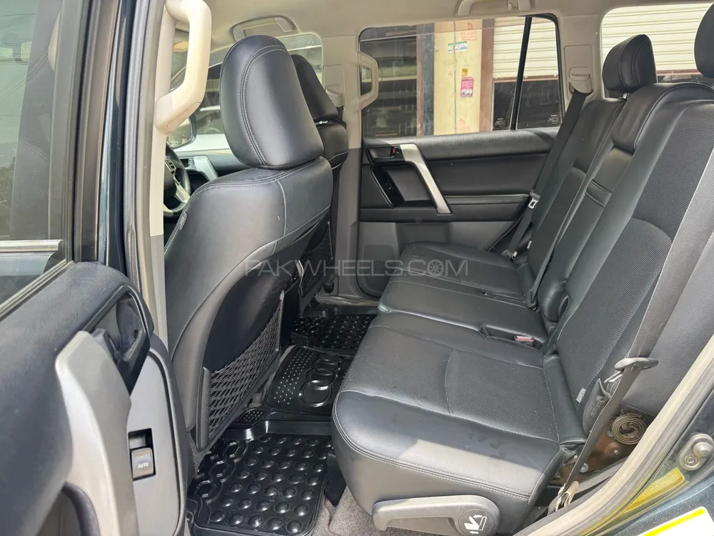 Toyota Prado 2011 for Sale in Lahore Toyota Prado 2011 for Sale in Lahore Image-9
