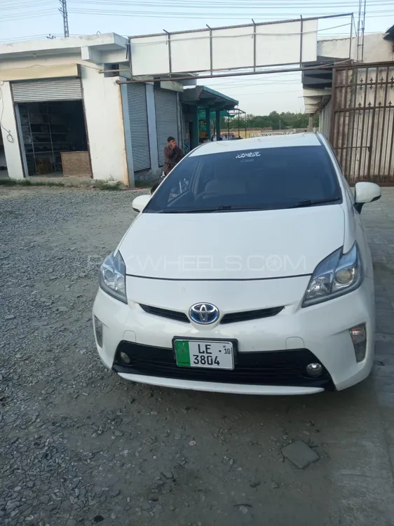 Toyota Prius 2010 for Sale in Mardan Image-1