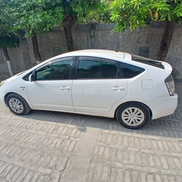 Toyota Prius 2007 for Sale in Peshawar Image-1