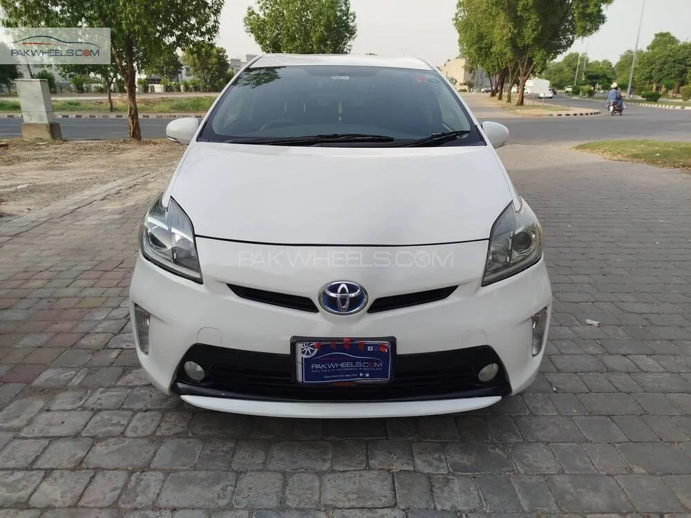 ٹویوٹا پریوس 2013 for Sale in لاہور Image-1