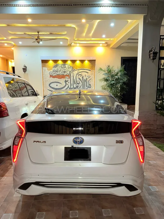 Toyota Prius 2017 for Sale in Gujranwala Image-1