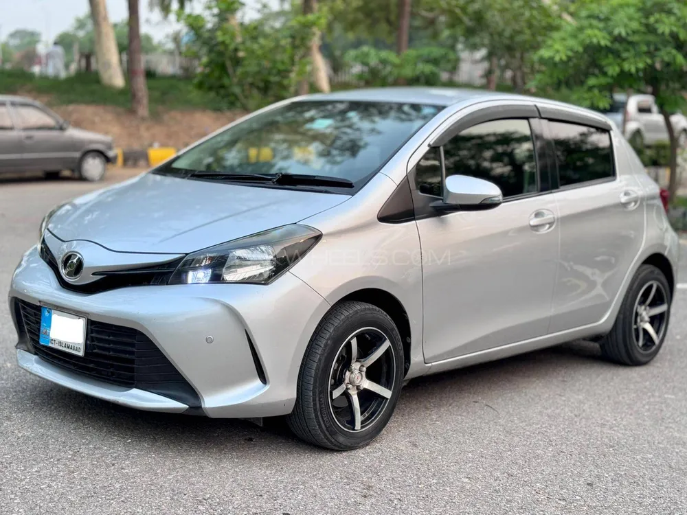 Toyota Vitz 2016 for Sale in Islamabad Image-1