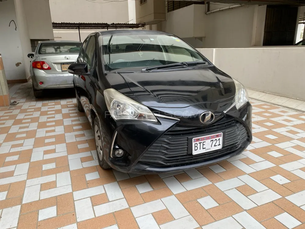 Toyota Vitz 2017 for Sale in Karachi Image-1