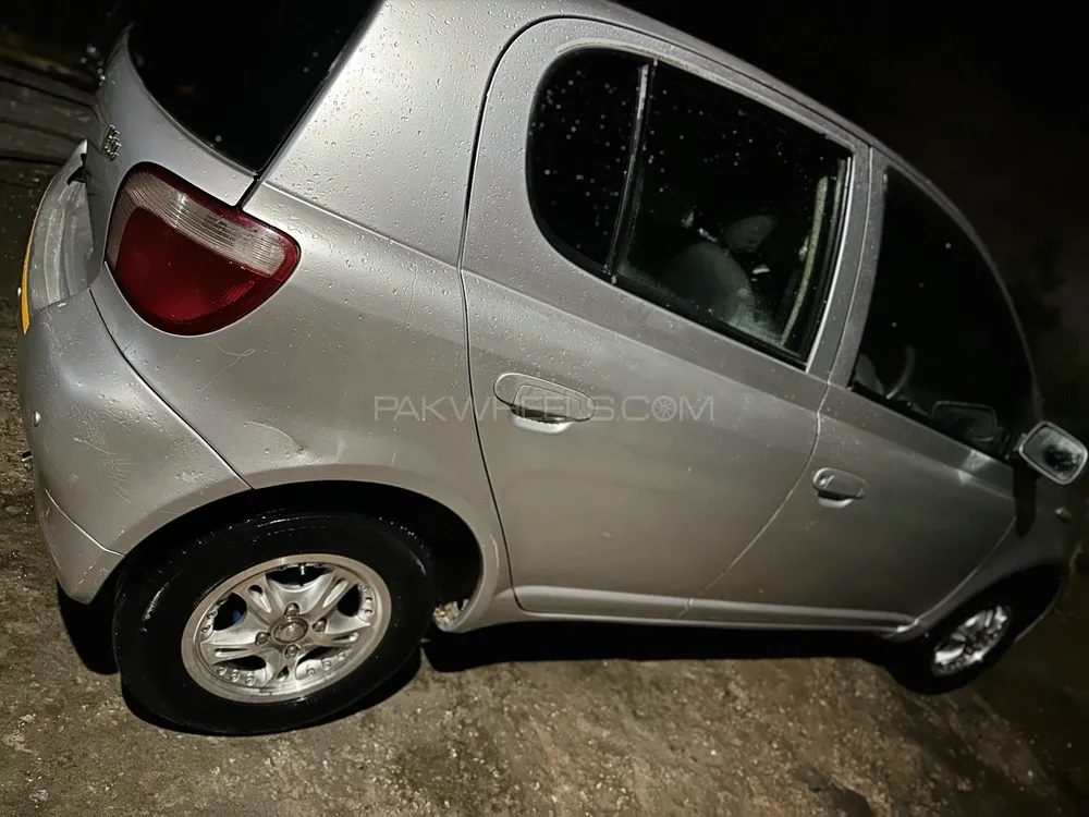 Toyota Vitz 2002 for Sale in Islamabad Image-1
