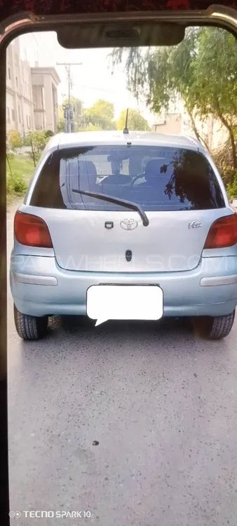 Toyota Vitz 2004 for Sale in Peshawar Image-1