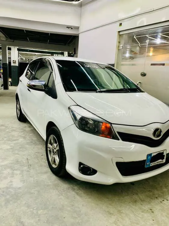 Toyota Vitz 2012 for Sale in Islamabad Image-1