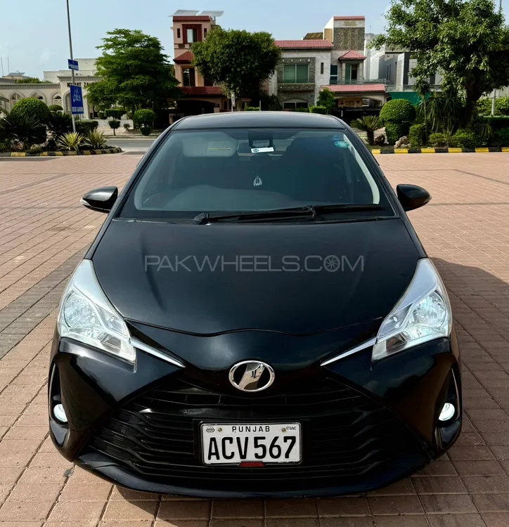 Toyota Vitz 2017 for Sale in Lahore Image-1