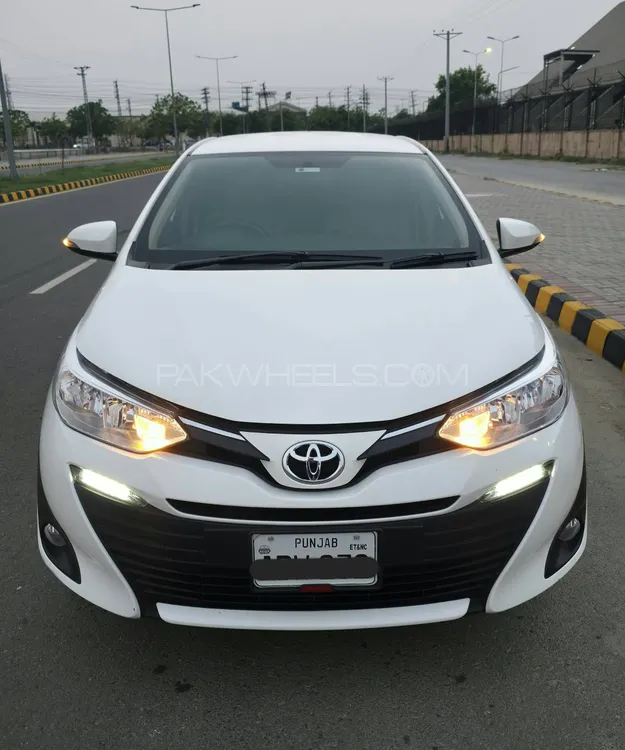 Toyota Yaris Sedan 2021 for Sale in Lahore Image-1