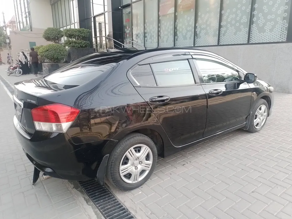 Honda City 2010 for Sale in Sheikhupura Image-1