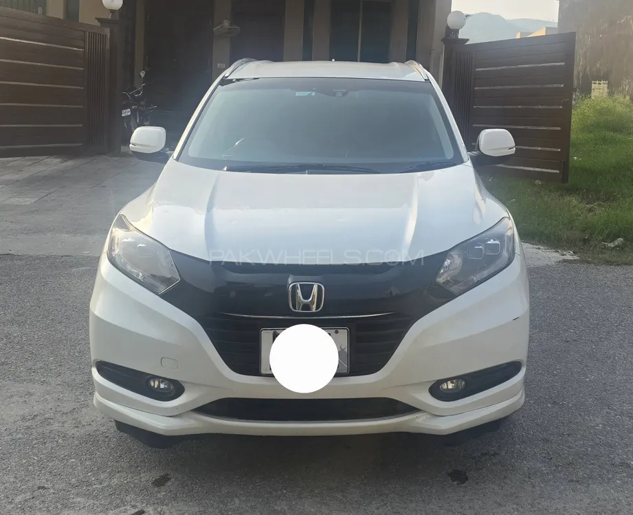 Honda Vezel 2015 for Sale in Islamabad Image-1