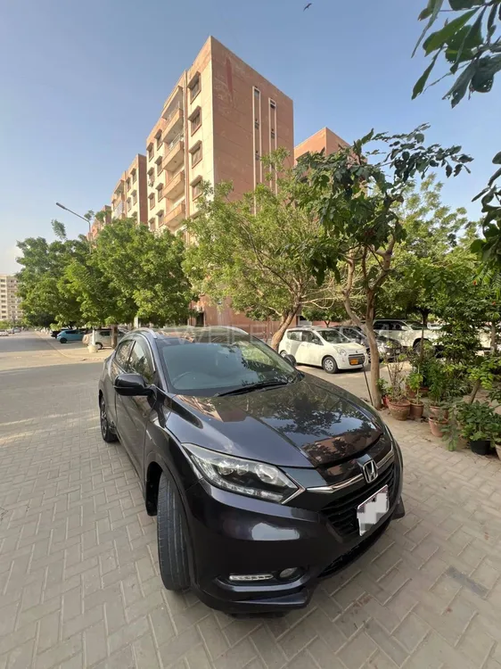 Honda Vezel 2014 for Sale in Karachi Image-1