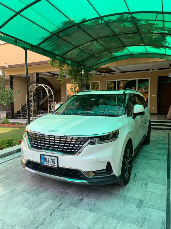 KIA Carnival 2023 for Sale in Peshawar Image-1
