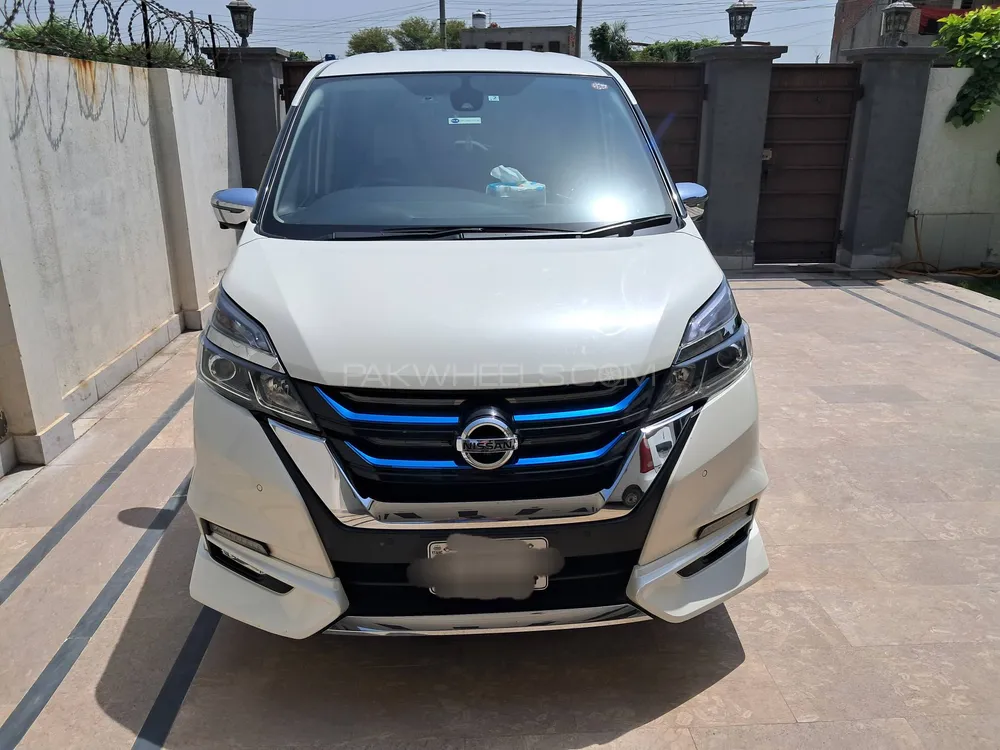 Nissan Serena 2019 for Sale in Lahore Image-1