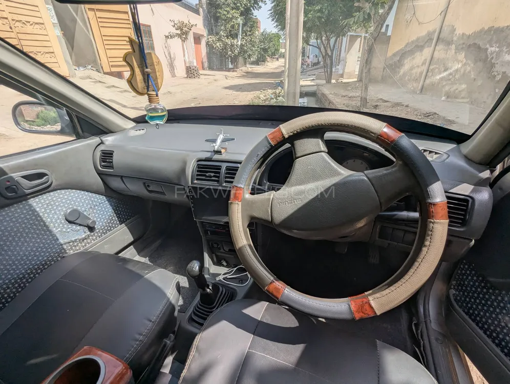 Suzuki Cultus 2004 for Sale in Chichawatni Image-1